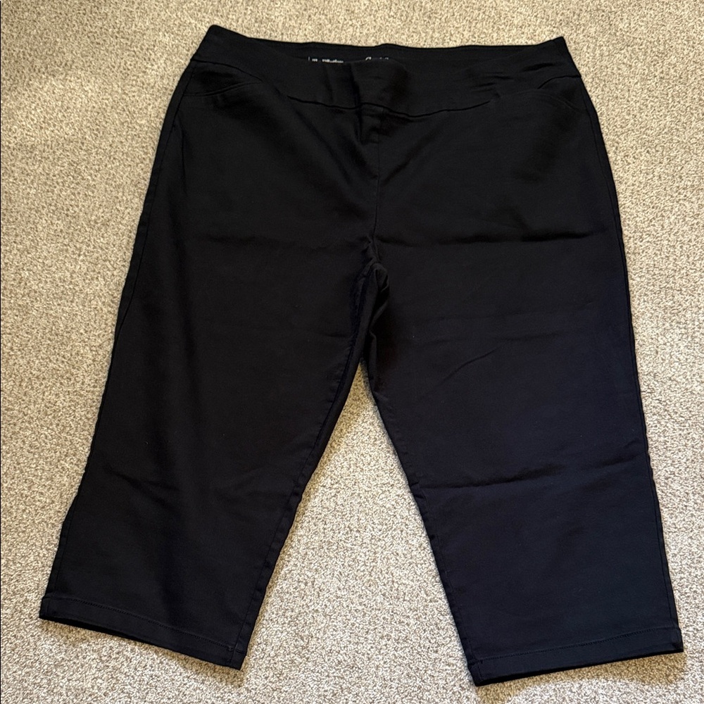 Croft & Barrow Black Stretch Capri